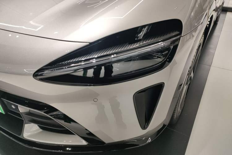 Used  YU7 2025 Ultra-Long Range High-Performance All-Wheel-Drive Max Edition