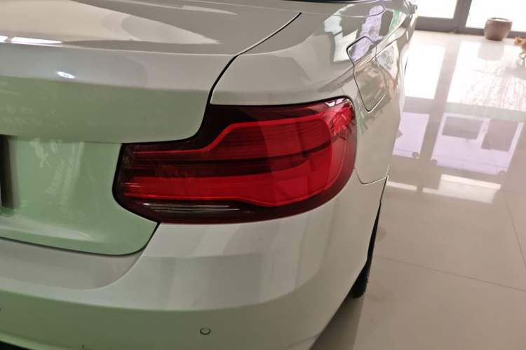 Used BMW 2 Series 2018 220i Convertible Coupe Sports Design Package
