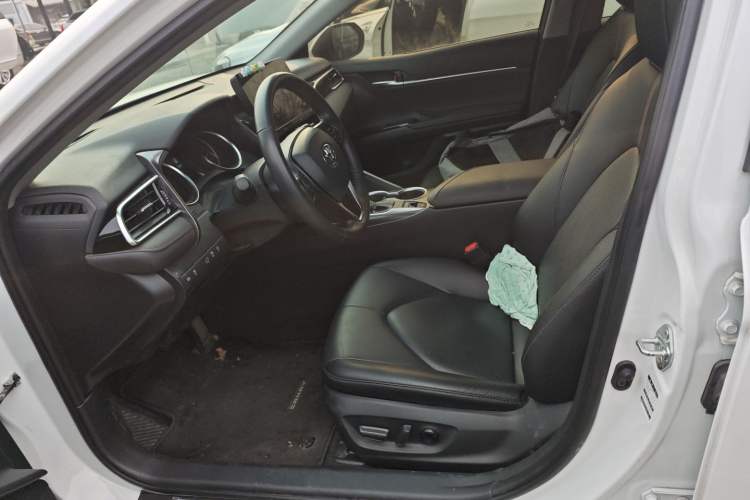 Used Toyota Camry 2023 2.0G Luxury Edition