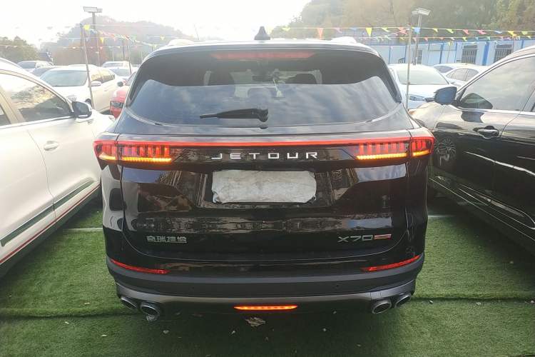 Used JETOUR X70 PLUS 2023 1.5T DCT Brave PLUS 5-Seater

