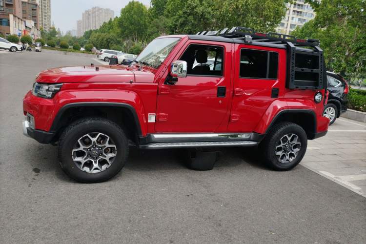 Used Beijing Auto BJ40 2019 PLUS 2.3T Automatic Four-Wheel Drive Premium Edition China VI
