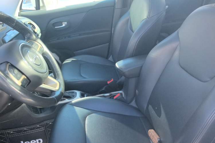 Used  Renegade 2017 180T Automatic Jingneng Edition
