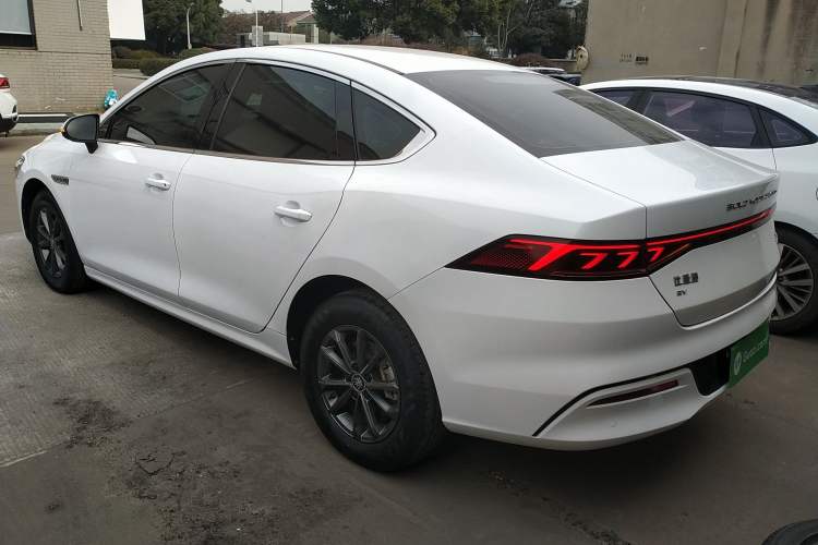 Used BYD Qin PLUS 2021 EV 400KM Leading Comfort Edition
