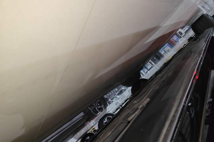 Used Mercedes-Benz E-Class 2018 E 300 L Sporty and Stylish Model
