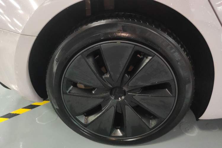 Used Tesla Model 3 2023 Rear-Wheel-Drive Version
