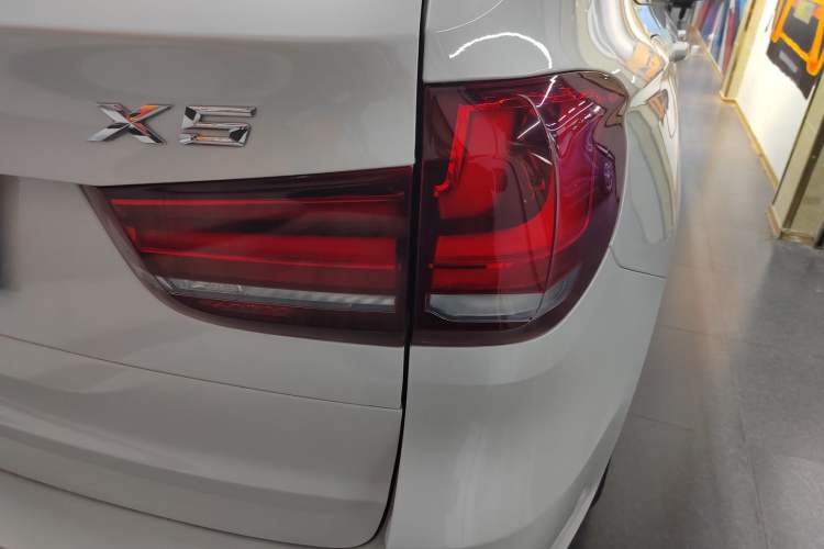 Used BMW X5 2015 xDrive28i
