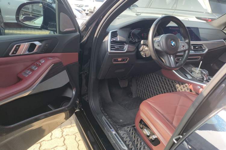 Used BMW X5 2022 xDrive 40Li Luxury Edition M Sport Package