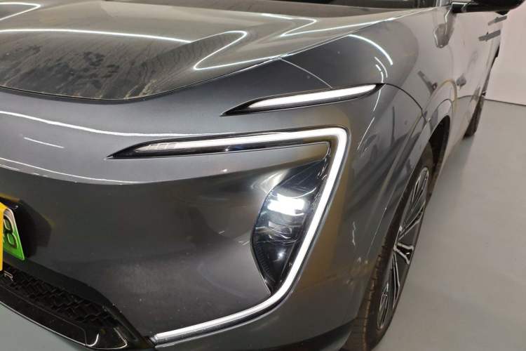 Used  07 2024 Max Extended-Range Edition