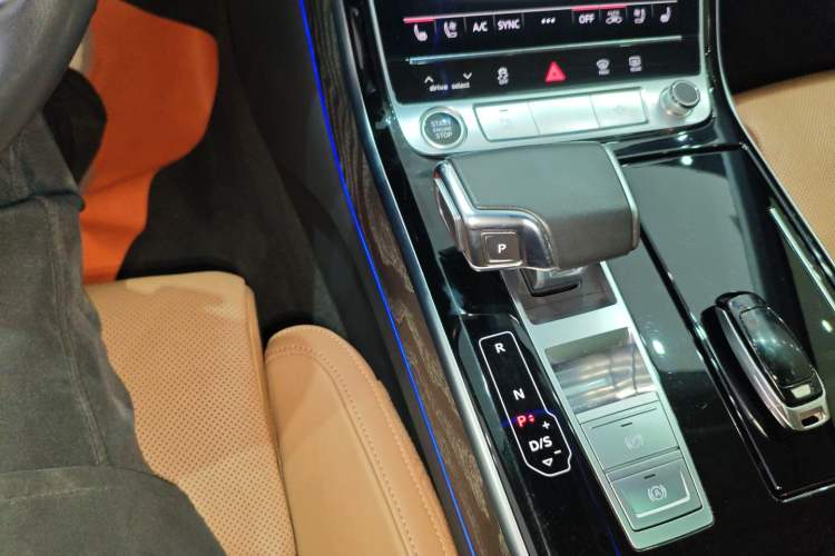 Used Audi A8 2022 A8L 50 TFSI quattro Comfort Edition Collector's Model
