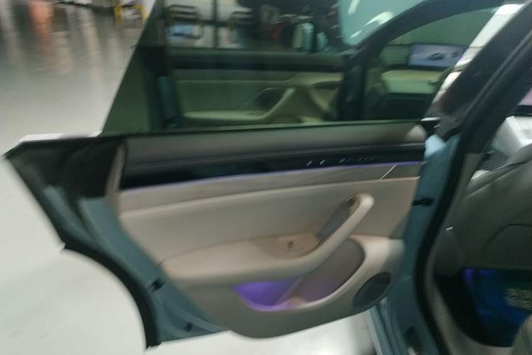 Used Hima Luxeed S7 2025 855 km Max
