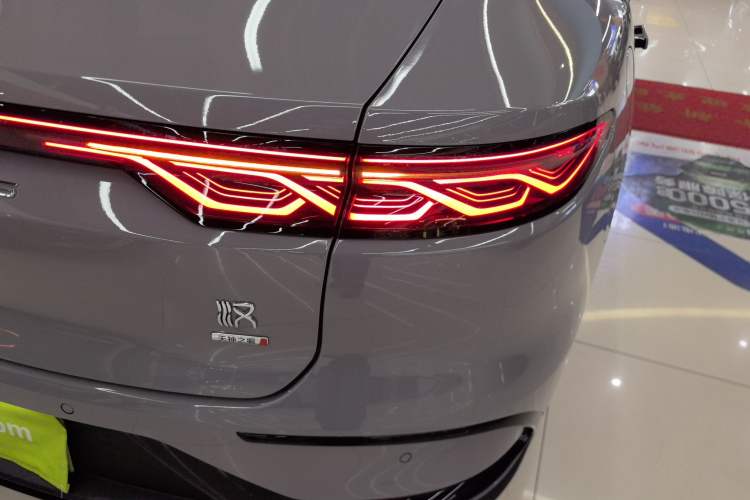 Used BYD Han 2025 DM-i Intelligent Driving Edition 125KM LiDAR Flagship Model
