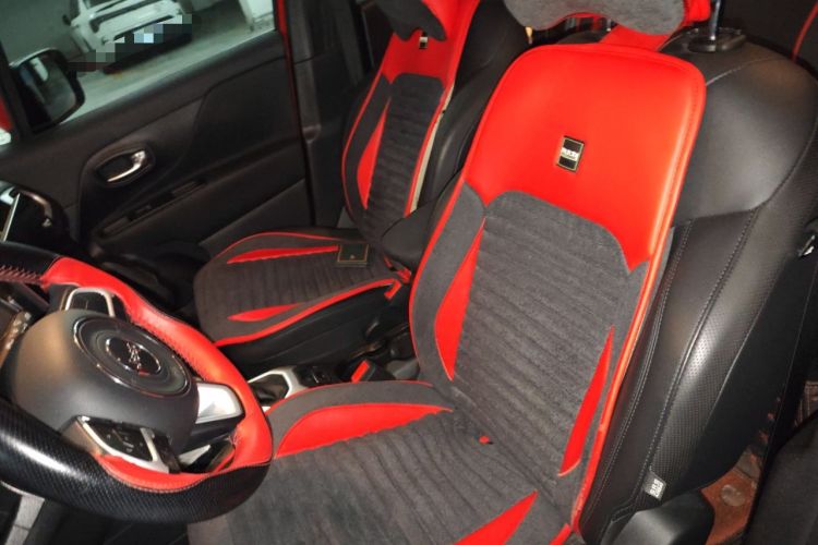 Used  Renegade 2019 220T Automatic Leading Edition
