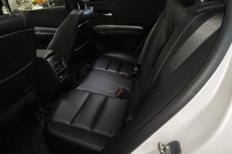 Used Cadillac XT4 2018 28T Two-Wheel Drive Leading Version