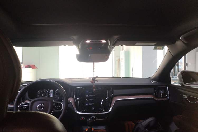 Used Volvo S60 2020 T4 Zhiyuan Luxury Edition
