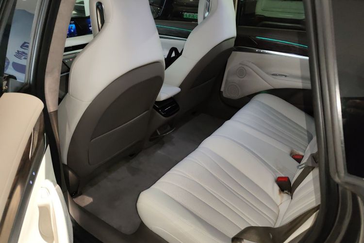 Used  L7 2022 Dynamic Model
