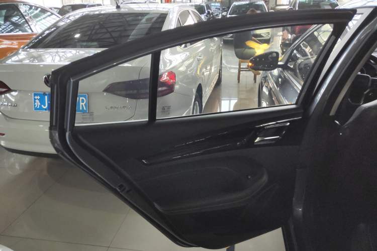 Used Roewe i5 2021 1.5L CVT Starry Edition
