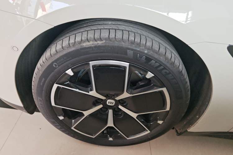 Used  SU7 2024 Rear-Drive Long-Range Intelligent Driving Version
