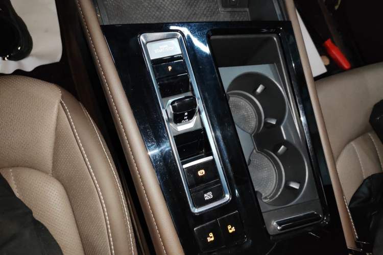 Used Volkswagen Viloran 2023 380TSI Luxury Edition
