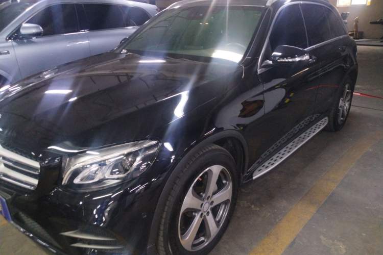 Used Mercedes-Benz GLC 2017 GLC 260 4MATIC Luxury Model