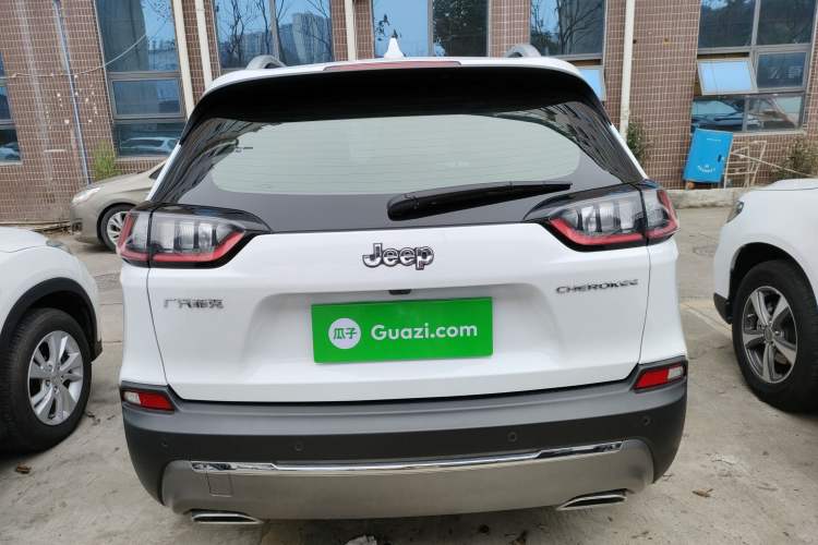 Used  Cherokee 2020 2.0T Two-Wheel Drive Leading Edition
