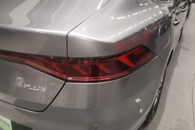 Used BYD Qin PLUS 2021 EV 400KM Luxury Model
