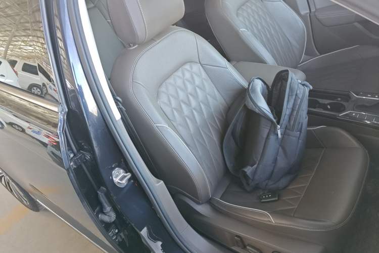 Used Volkswagen Passat 2019 330TSI Luxury Edition China VI Standard
