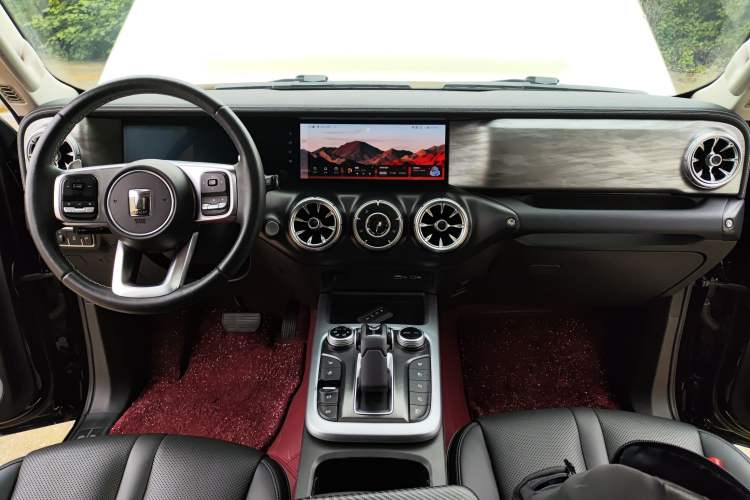 Used Tank 300 2021 City Edition 2.0T—Truly Stylish
