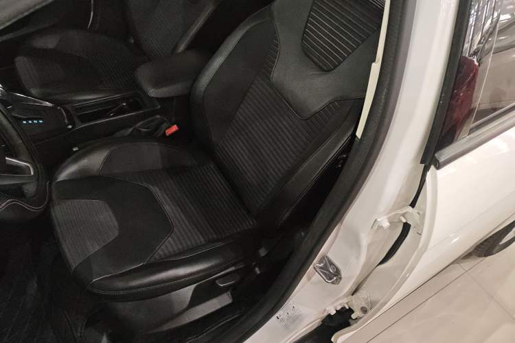 Used Ford Focus 2017 Sedan 1.6L Automatic Fashion Edition Smart Drive Version