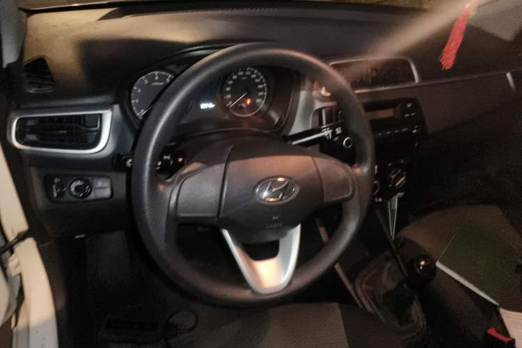 Used Hyundai Verna (older generation) 2020 1.4L Manual GL Refreshed Edition