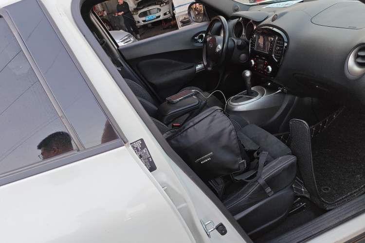 Used Infiniti ESQ 2014 1.6L Spontaneous Edition