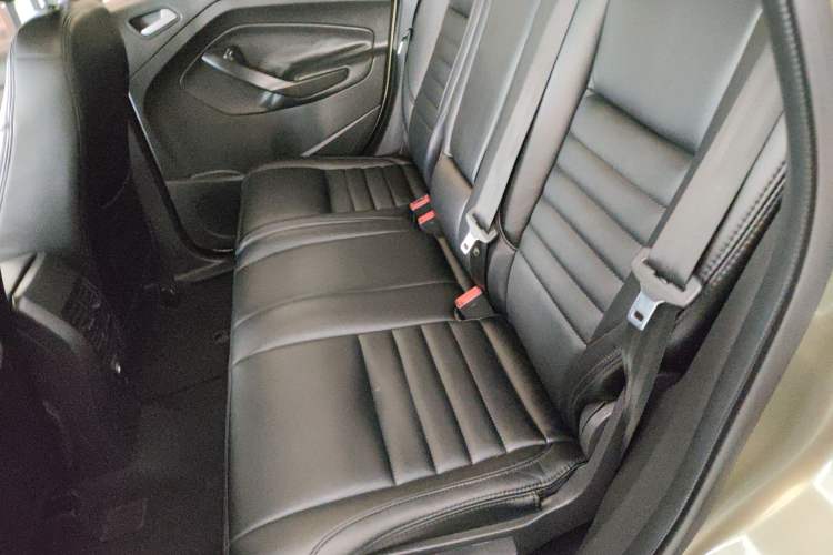 Used Ford Kuga 2015 1.5L GTDi Two-Wheel-Drive Comfort Model
