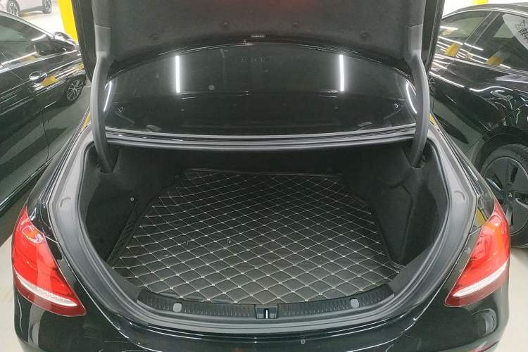 Used Mercedes-Benz E-Class 2016 E 300 L Stylish Model
