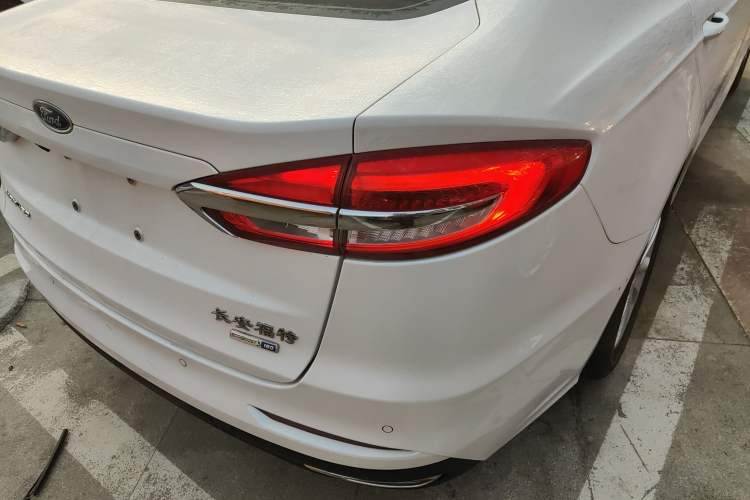 Used Ford Mondeo 2018 EcoBoost 180 Smart Control Fashion Model China VI Standard
