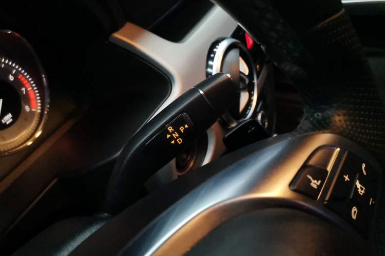 Used Mercedes-Benz GLK-Class 2015 GLK 260 4MATIC Dynamic Edition Ultimate Version
