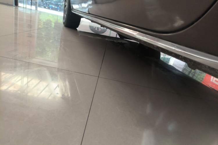 Used Buick GL8 2023 Land Executive Class Comfort Model
