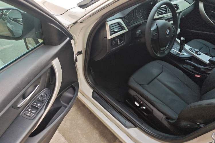 Used BMW 3 Series 2016 320Li Fashion Model
