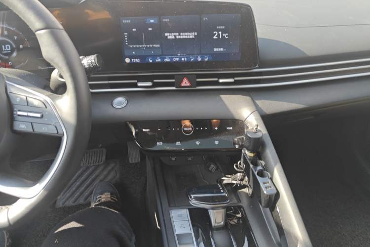 Used Hyundai Elantra 2022 1.5L CVT LUX Prestige Edition