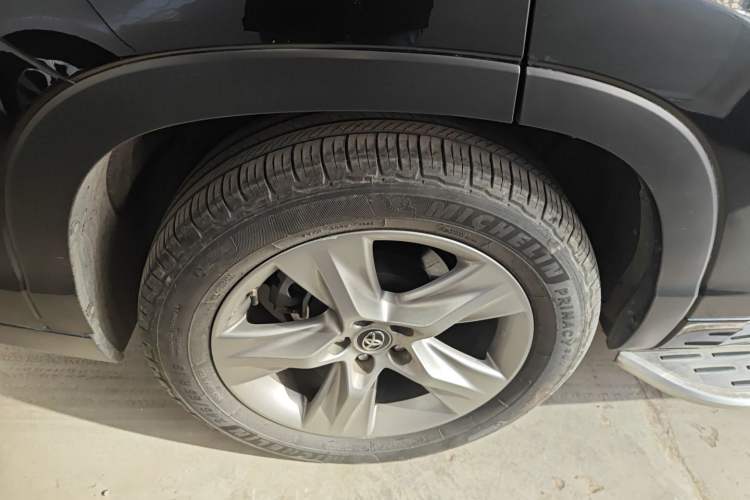 Used Toyota Highlander 2018 2.0T Four-Wheel Drive Luxury Edition 7 Seats China V Emission Standard
