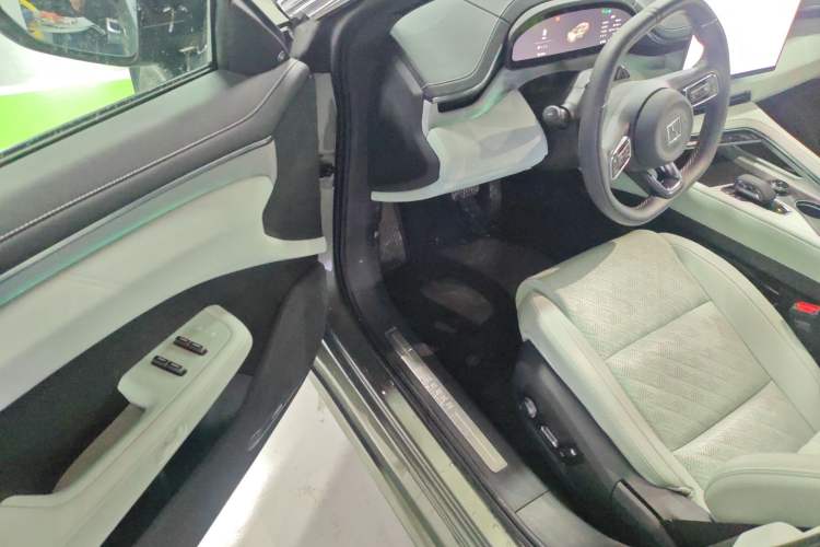 Used Zeekr 001 2025 WE Edition 95 kWh All-Wheel Drive