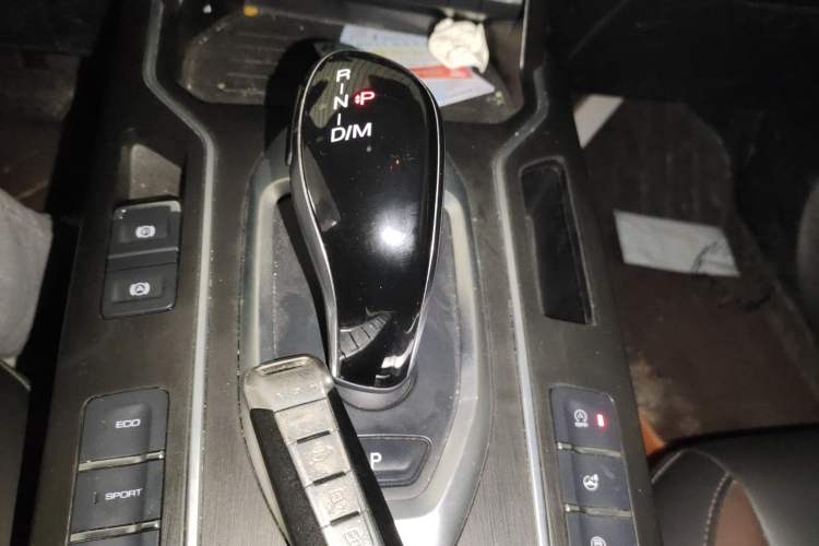 Used Wey VV5 2021 1.5T Two-Wheel Drive Smart Pioneer
