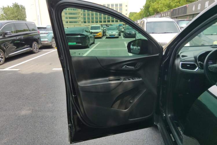 Used Chevrolet Equinox 2019 Redline 550T Automatic All-Wheel-Drive RS Model China V Standard
