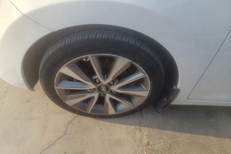 Used Hyundai Elantra 2015 1.6L Automatic Leading Model