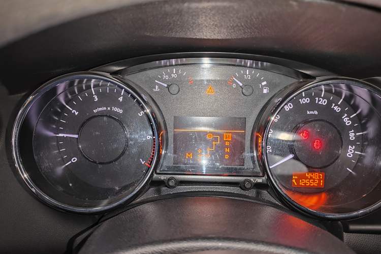 Used Peugeot 3008 2015 2.0L Automatic Classic Edition