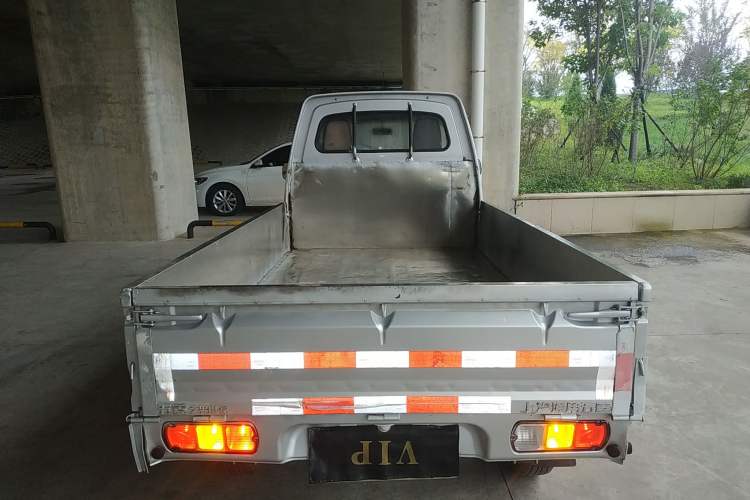Used Wuling Zhiguang Small Truck 2020 1.2L Single Cab
