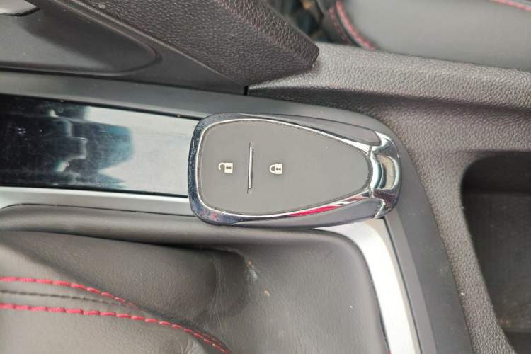 Used Chevrolet Orlando 2019 Redline 530T Automatic Enjoyment Version (5+2 Seating) China VI
