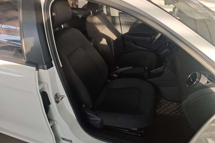 Used Volkswagen Jetta 2019 Dream Edition 1.4L Manual Fashion Version