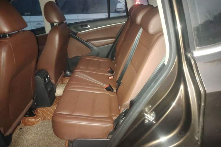 Used Volkswagen Tiguan 2015 1.8TSI Automatic All-Wheel-Drive Luxury Model
