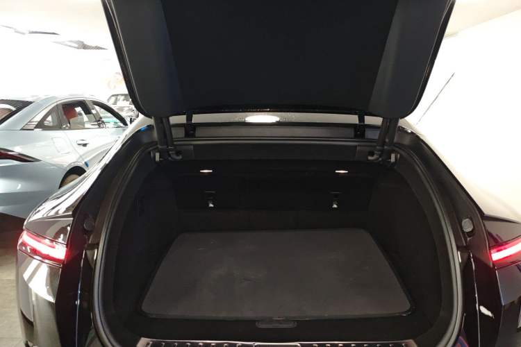 Used  12 2025 Ultra Extended-Range Edition