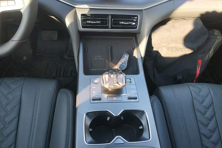 Used BYD Song L DM-i 2025 Intelligent Driving Version 160 km Beyond-Range Type
