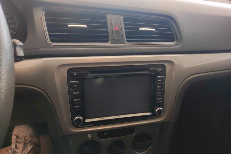 Used Volkswagen Lavida 2013 Revised Classic 1.6L Automatic Fashion Edition
